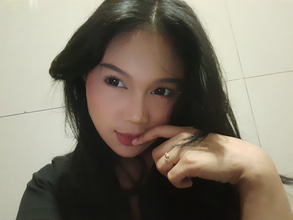 stevia14194's tweet photo. tak ada malam mingguan, malam apapun sama. Tiap hari sendirian💃🤣 https://t.co/0POyrhp7hU