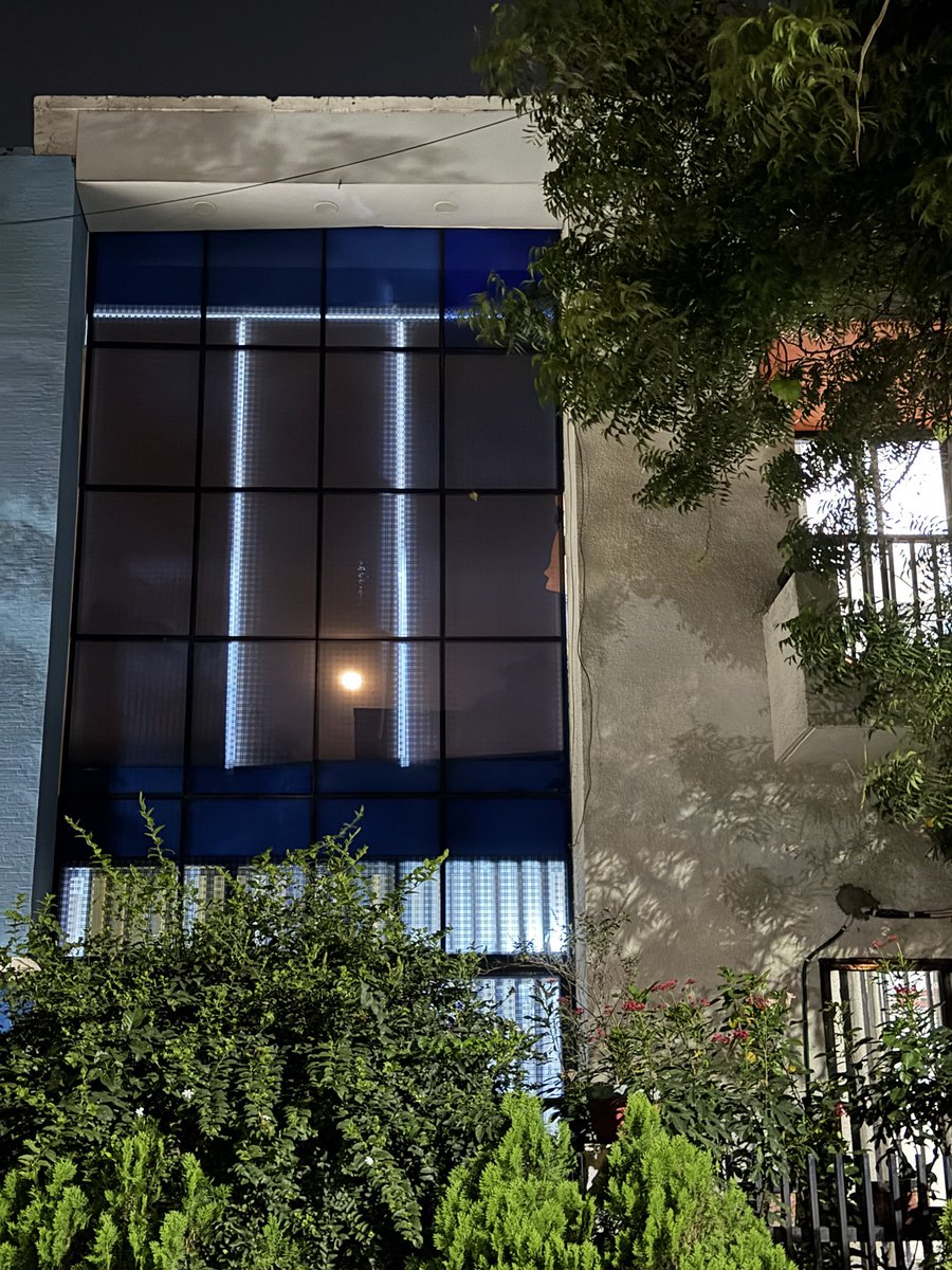 prachiniki's tweet photo. Reflection of the #moon on the glass window🤩
Aaj ka #chaand🌕 https://t.co/nsfIrKrtBt