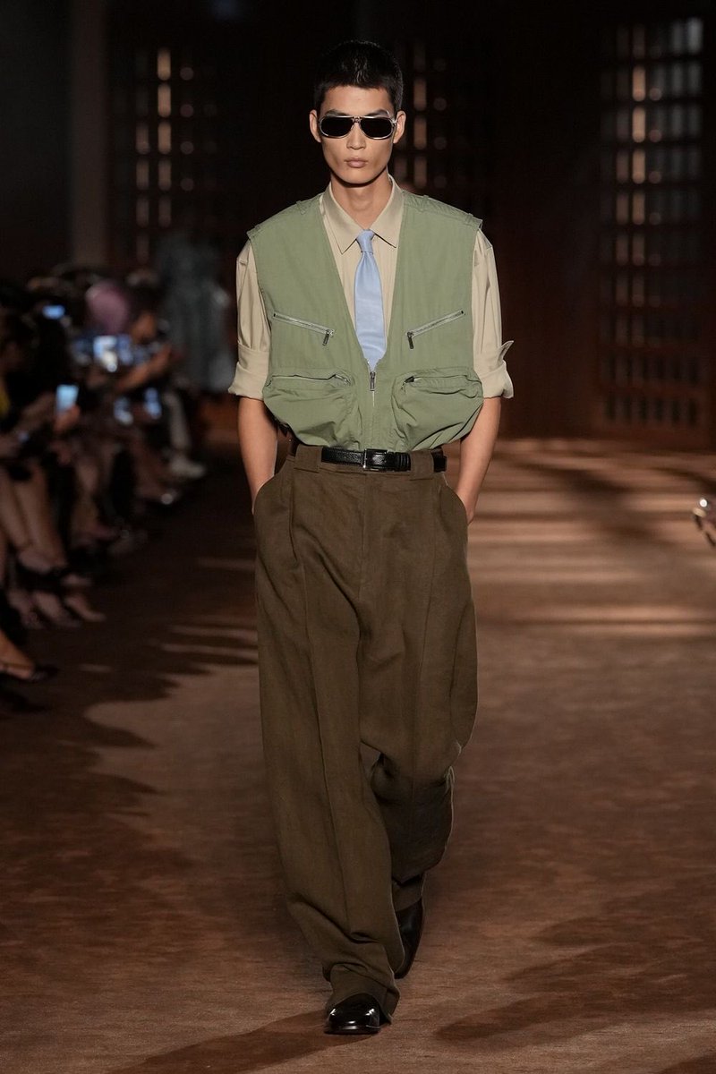 LegendaryLade's tweet photo. Ferragamo SS27 Menswear!🔥 https://t.co/3WpizyN5I1
