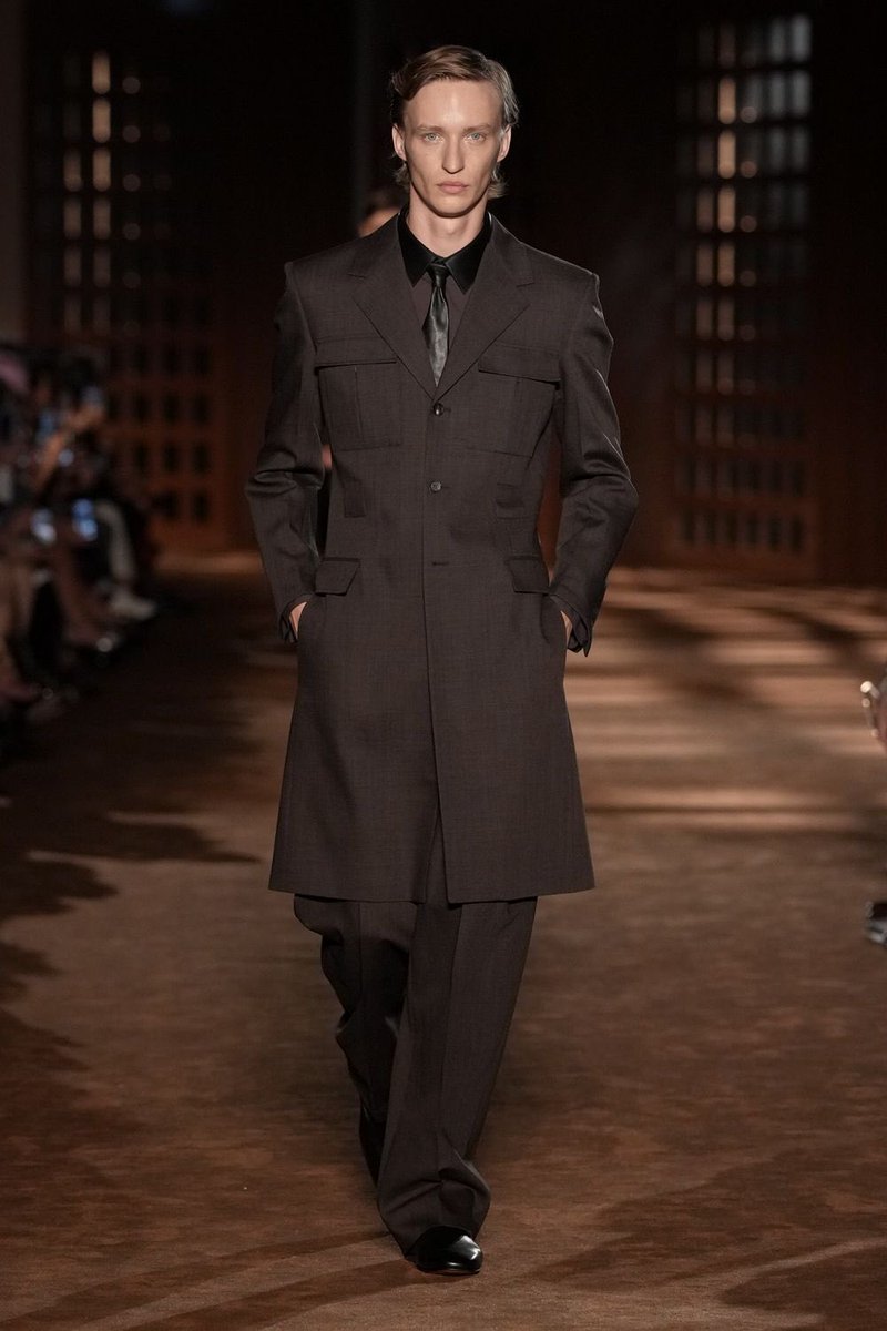 LegendaryLade's tweet photo. Ferragamo SS27 Menswear!🔥 https://t.co/3WpizyN5I1