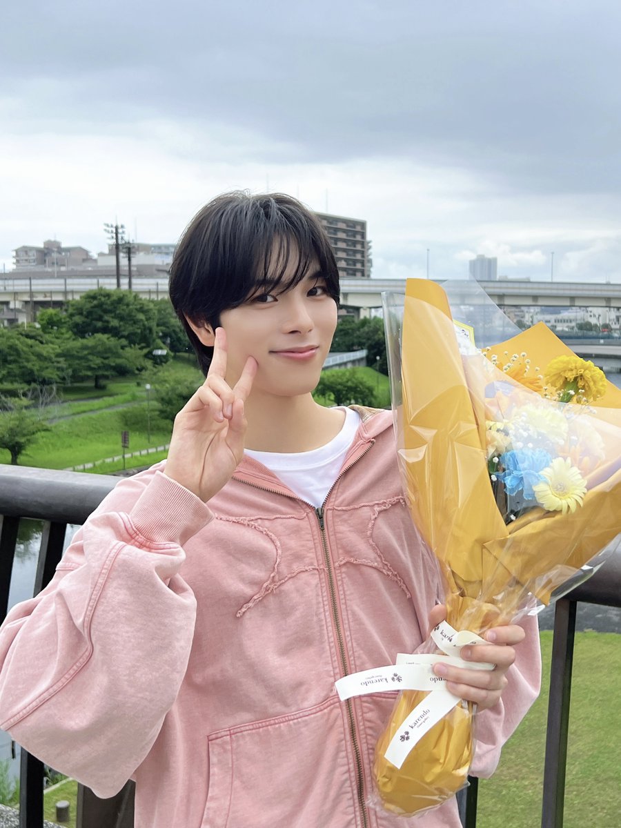 official_DXTEEN's tweet photo. [📸]260926

TOKYO MX
『Your Sky ハレのち恋』最終話
@yourskyhare_mx

#福田歩汰 が #舟瀬陽向 役として
出演させていただきました💛

初W主演作！
最終話まで見届けてくださったみなさん
ありがとうございました！☺︎

･･━━･･━━･･━━･･━━･･
🐱福田歩汰🐱
ユアスカ最終話ありがとうございました！
みなさんが『Your Sky ハレのち恋』という作品を、陽向をたくさん愛してくれて本当に感謝です😆
そして素敵なキャスト、スタッフのみなさんと一緒に1つの作品を作れて幸せでした。僕の一生の宝物です。またみなさんと会えますように🙏
約2ヶ月間ありがとうございました😊

･･━━･･━━･･━━･･━━･･
『Your Sky ハレのち恋』
TVer見逃し配信ページ
🔗https://t.co/2GorWy6Xju

･･━━･･━━･･━━･･━━･･
エンディング主題歌
#DXTEEN 'Our Sky'🎧
https://t.co/3zydAV8SFE

#ユアスカ #YourSkyJP
#DXTEEN_OurSky