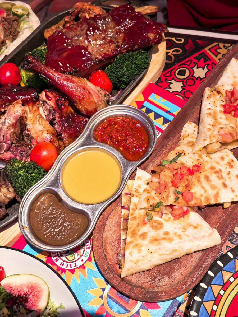 marqueriteggbqx's tweet photo. Nuestros tacos de cerdo al estilo mexicano, con pia asada y cilantro fresco! Un sabor auténtico que te transporta directamente a la CDMX.， https://t.co/ZXrXCaf2oI
