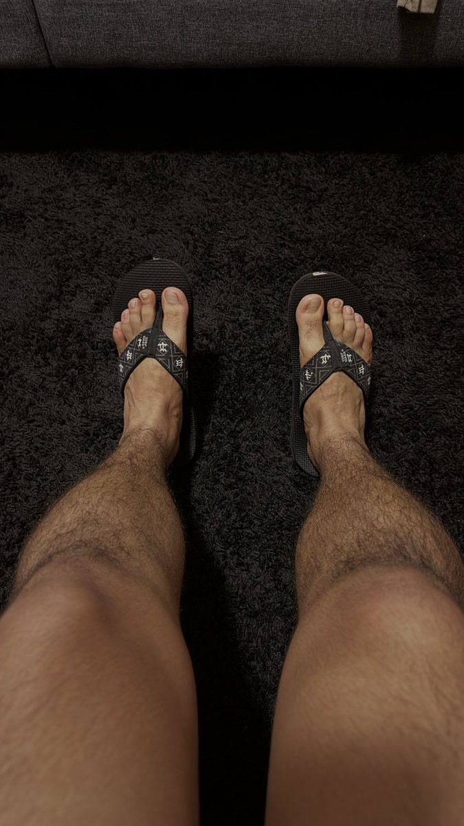 Axelsolez222's tweet photo. If these were in your face tonight, what’s that worth? #Findom #PayPig #Findomme #HumanATM #cashmaster #Feet #feetfetısh #malefeet #menfeet #mensfeet https://t.co/fxFu57DsqP