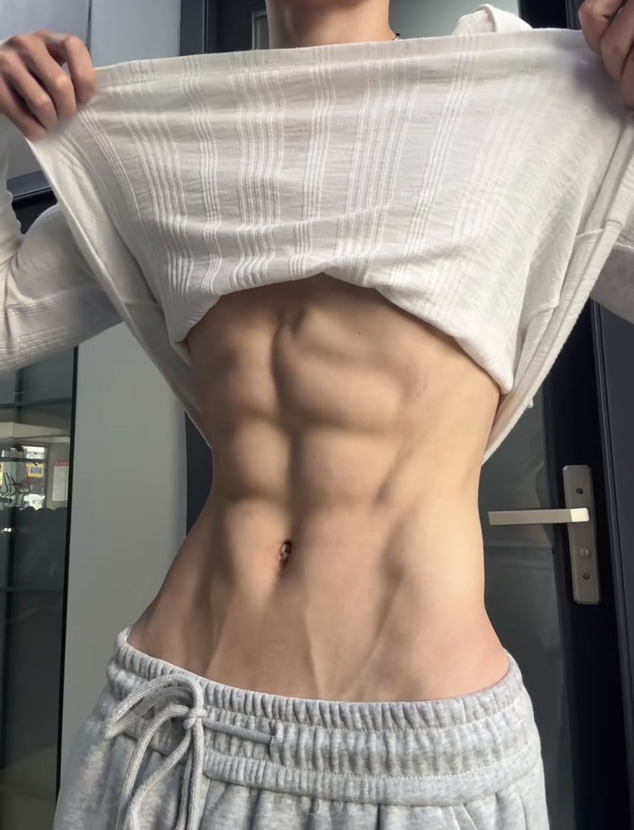 Longdanziaenn's tweet photo. 练完睡觉 晚安 https://t.co/lDELWCJB0S