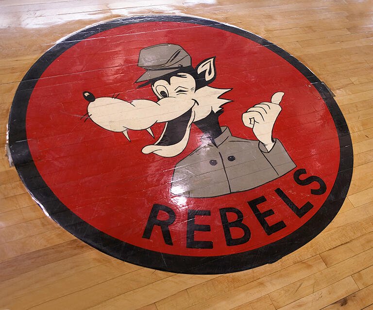 DanielKempf1's tweet photo. @SAVEOURMASCOT @unlvfootball Naw, the true UNLV Rebels mascot is Beauregard... let's bring him back 😎 https://t.co/vDyBXL6caZ