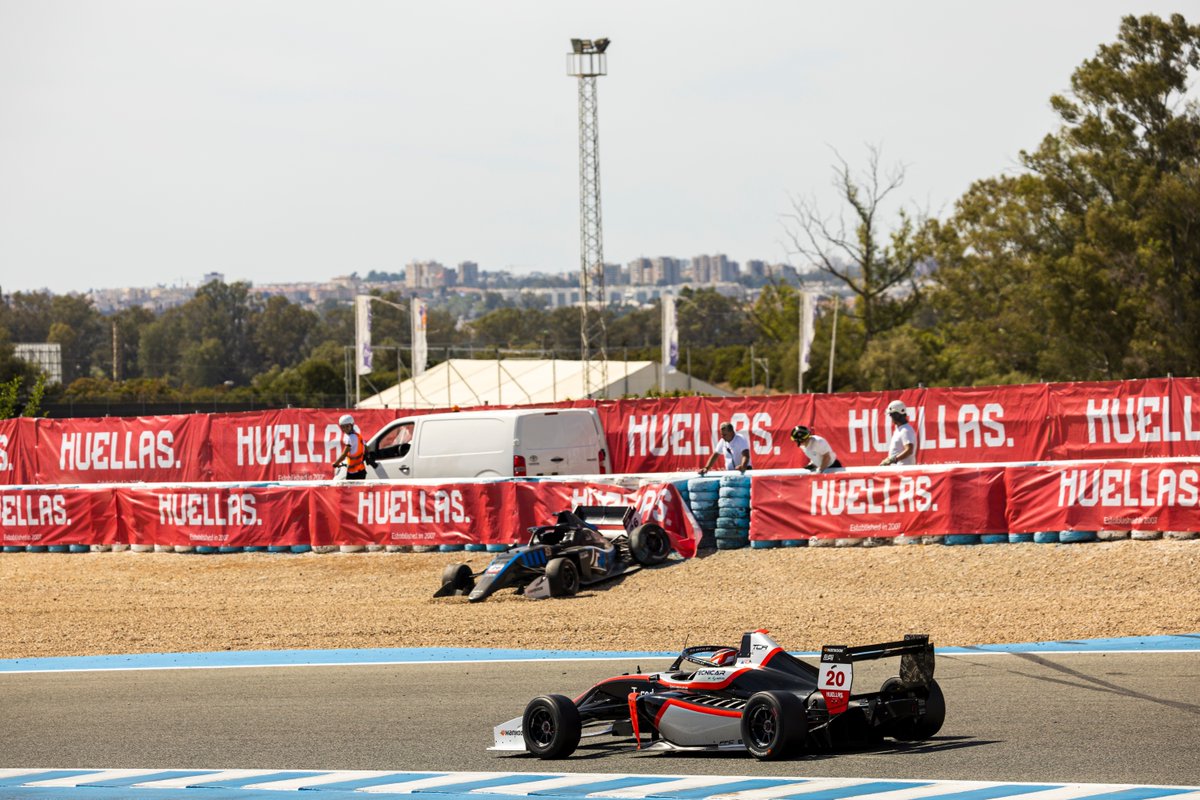 tecnicar_racing's tweet photo. Points at Jerez in both races for Petrovic today!
📱 @vinyi_arnau96
#E3 #E4 #Eurocup3 #Eurocup4 #F4Spain #SpanishF4 #TecnicarByAMTOG #TCode #RoadToF1 #SingleSeaters #WeLiveForRacing https://t.co/pTTtAxZFGM