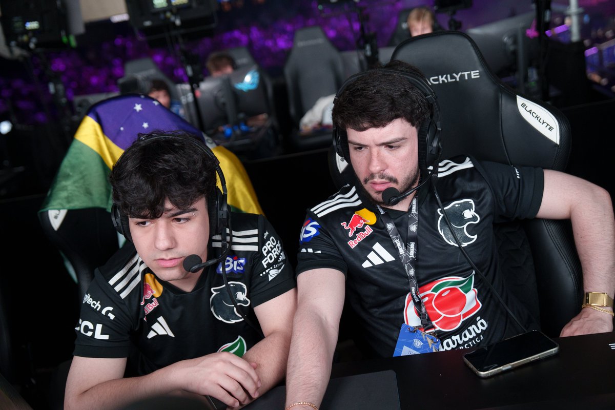 FNCompetitive's tweet photo. let's show some love to our co-streamers while we're on break <3 https://t.co/O3jCDHTOjy