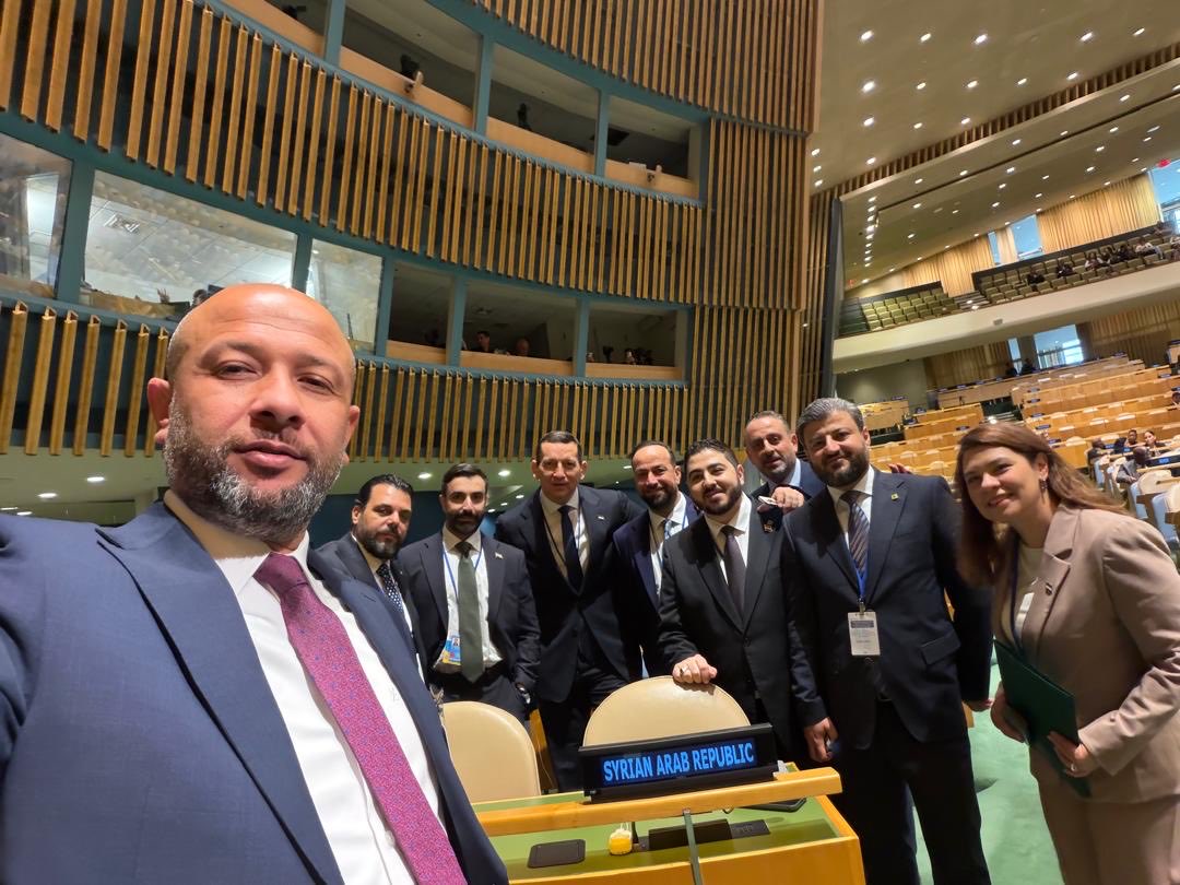 mohamad76069799's tweet photo. المستحيل !!!؟ كان أن نجتمع في دمشق

والمعجزة !!!؟ هي أننا اجتمعنا هنا 

#سقف_الممكن_مذهل https://t.co/pwJOJ4fKen