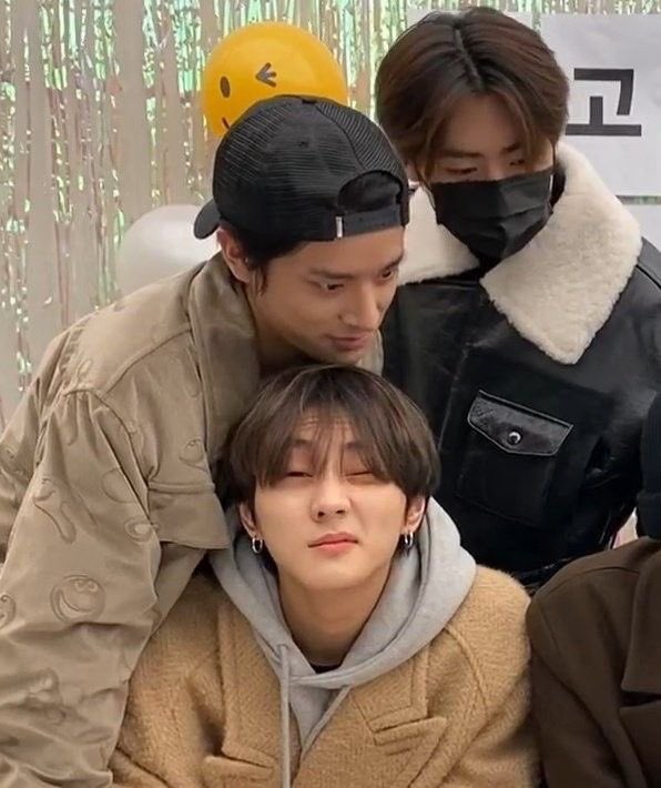 akdmadlsnsk's tweet photo. 개개냥 보면 마음이 안정됨🥰 https://t.co/WDOwl0dQHC