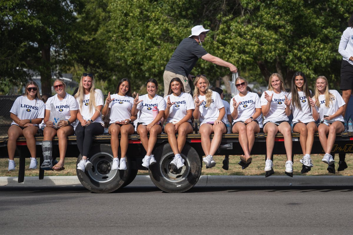 Lion_Athletics's tweet photo. Hit the streets of Commerce for the Bois D’Arc Bash Parade

Brought home the Best Group Entry award for the third straight year! 🏆 #HailET 

Special thanks to 10-2-4 Ranch, Northeast Texas Farmers Co-Op, and the College of Agriculture and Natural Sciences for their support! https://t.co/ODq6x8LPOP