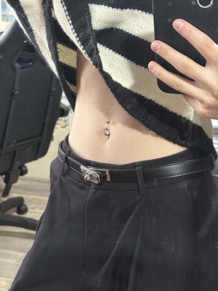 bisstille's tweet photo. Piercing novo. 😝🖐🏻 https://t.co/SHIawF29kh