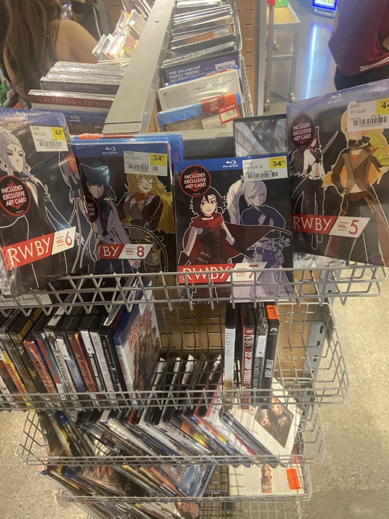 umberaoi's tweet photo. Well hello rwby volumes https://t.co/Ne4P6U425s