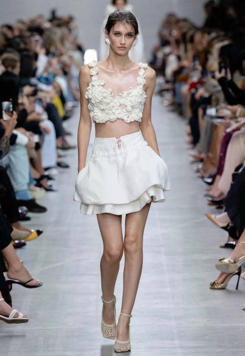 hautesiren's tweet photo. ermanno scervino ss27 𑁍ࠬܓ https://t.co/dKcpwoh2WI