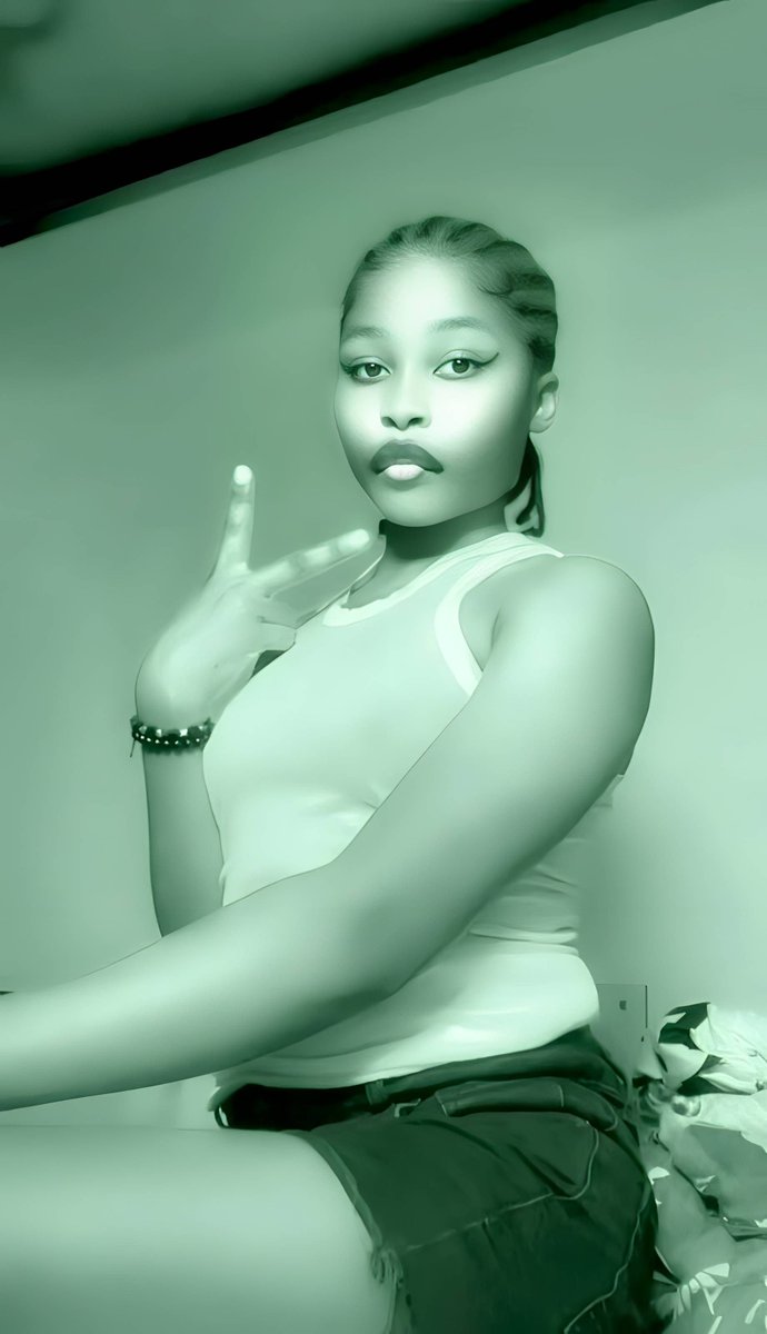 Himahculatha's tweet photo. Before you ask me out make sure you have millions of dollars in your account.
I don’t deal in naira.
My standards are strictly dollar-denominated.
Come prepared. https://t.co/xq1fICW0Zf