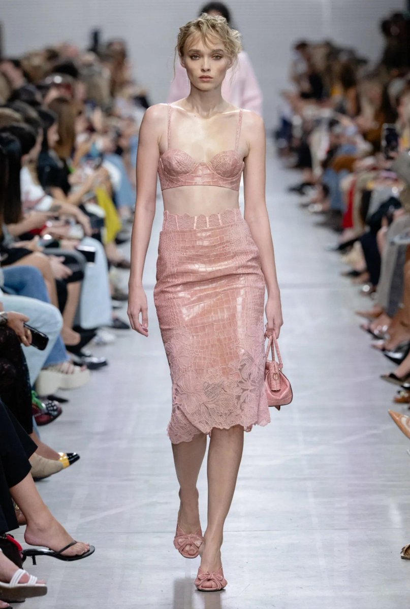 hautesiren's tweet photo. ermanno scervino ss27 𑁍ࠬܓ https://t.co/dKcpwoh2WI