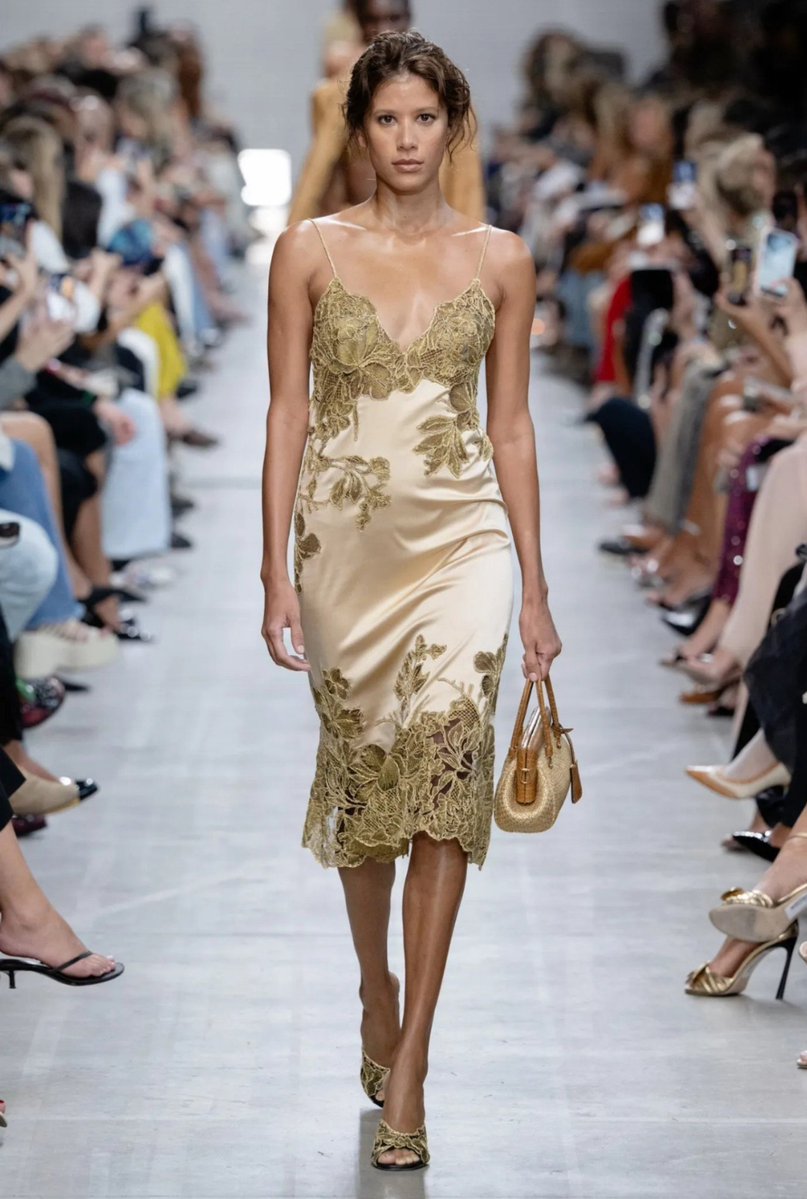 hautesiren's tweet photo. ermanno scervino ss27 𑁍ࠬܓ https://t.co/dKcpwoh2WI