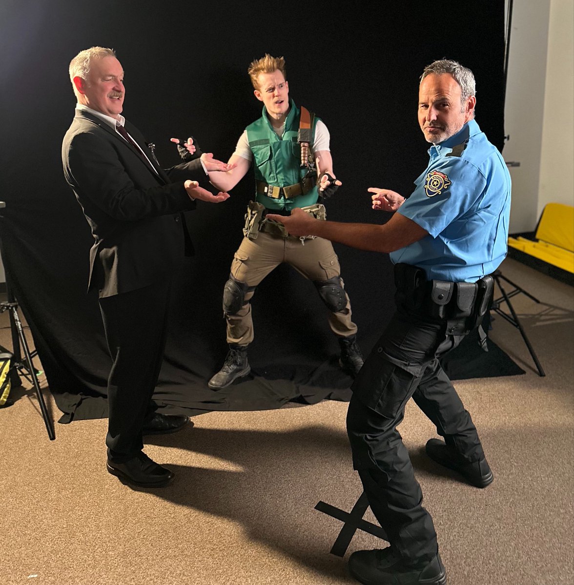 ROEnetwork's tweet photo. Which one of them is the real Chris Redfield? 🤨 https://t.co/eFPUBe5ZH3