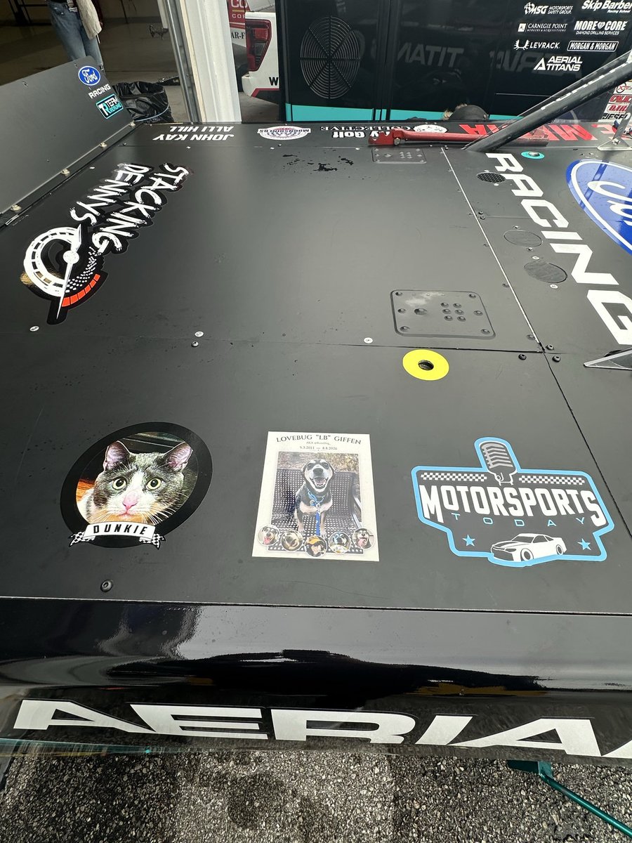 RotoDoc's tweet photo. Y'all came through thank youuuu ❤️❤️❤️😭

Enjoy your truck ride @RotoDog_!!! WE LOVE YOU https://t.co/yNC7BphzV0