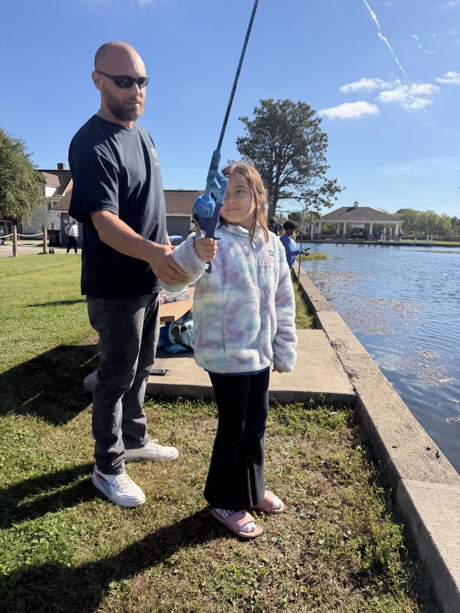Bighollowelem's tweet photo. A great day at our Big Hollow Elementary Weekend Warrior Family Fishing Event at Spring Grove Fishery! Our students had fun, made memories, and—yes—caught fish! Thanks to everyone who helped make it a success. 💙🎣🐟🎣🐟💙
#WeekendWarrior #BHWarriorPride
#MakingMemories https://t.co/VPY2jUr8pQ