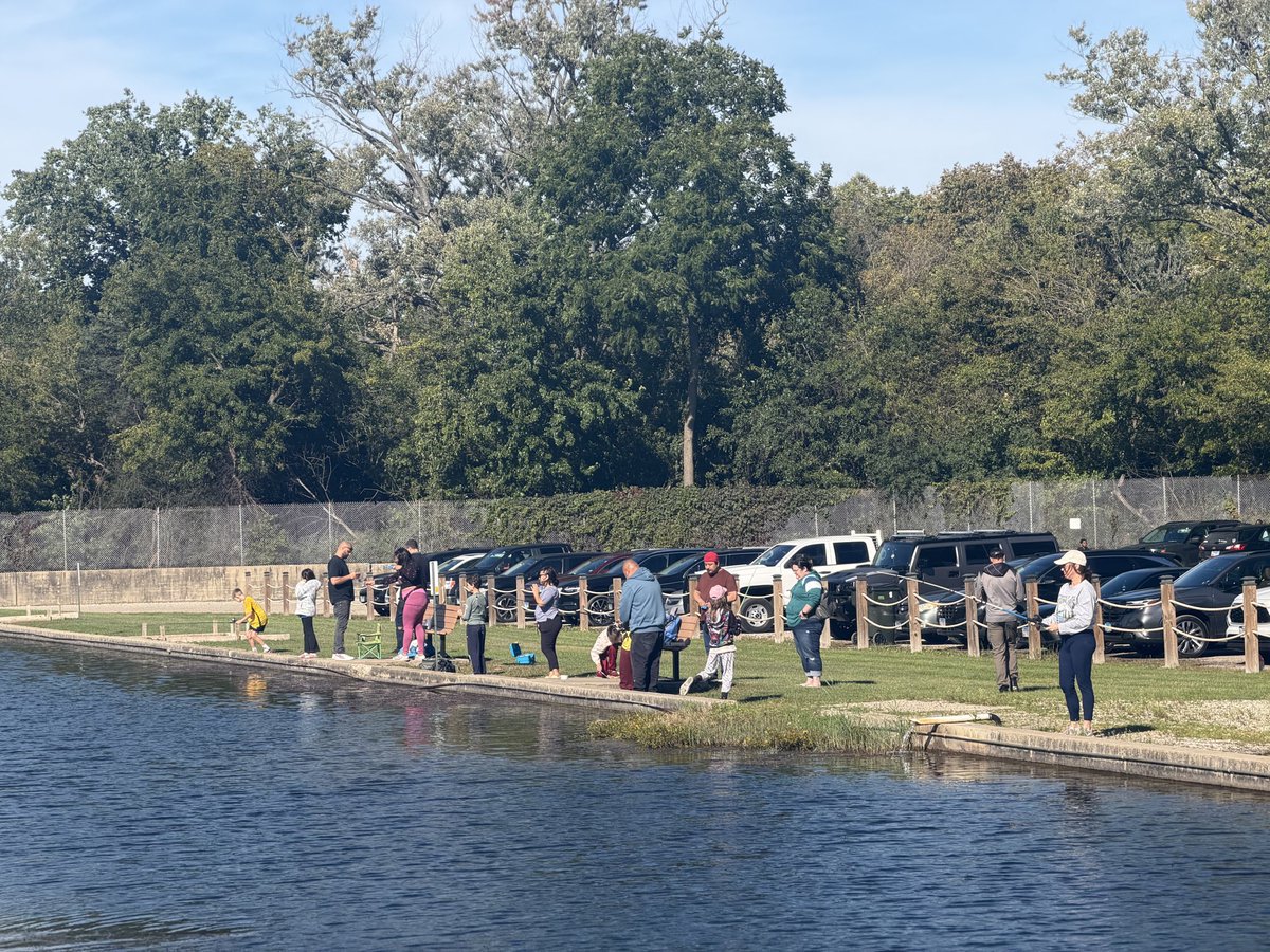 Bighollowelem's tweet photo. A great day at our Big Hollow Elementary Weekend Warrior Family Fishing Event at Spring Grove Fishery! Our students had fun, made memories, and—yes—caught fish! Thanks to everyone who helped make it a success. 💙🎣🐟🎣🐟💙
#WeekendWarrior #BHWarriorPride
#MakingMemories https://t.co/VPY2jUr8pQ