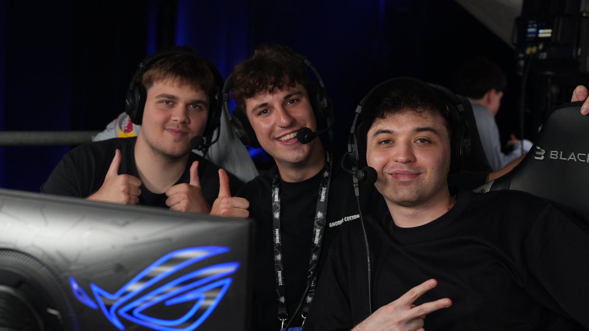 FNCompetitive's tweet photo. let's show some love to our co-streamers while we're on break <3 https://t.co/O3jCDHTOjy