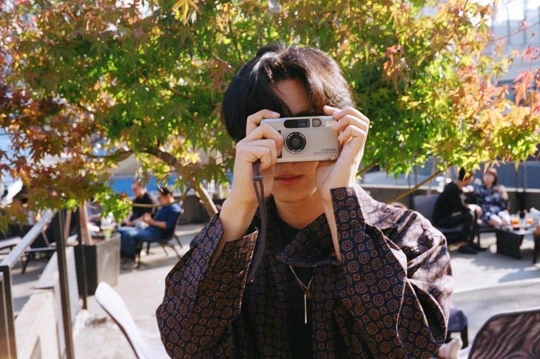 nielkimsz's tweet photo. i found this niel pic and i find it so cute idk why, i wanna recreate it 😭 https://t.co/4eHSemwNms