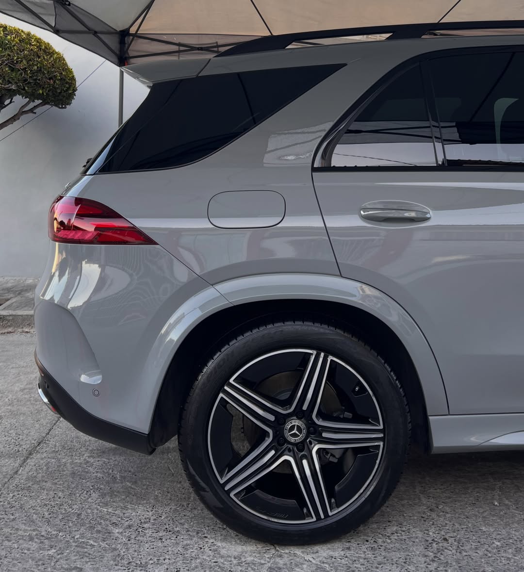 YvoneStrin9k's tweet photo. MERCEDES AMG | FULL DETAIL

Paint wash, decontamination, 2-in-1 polishing, 3-month carnauba wax protection, and complete interior detailing with leather conditioning. Your car should not only look clean—it should be protected. Home service available. https://t.co/kXZl84jrjv