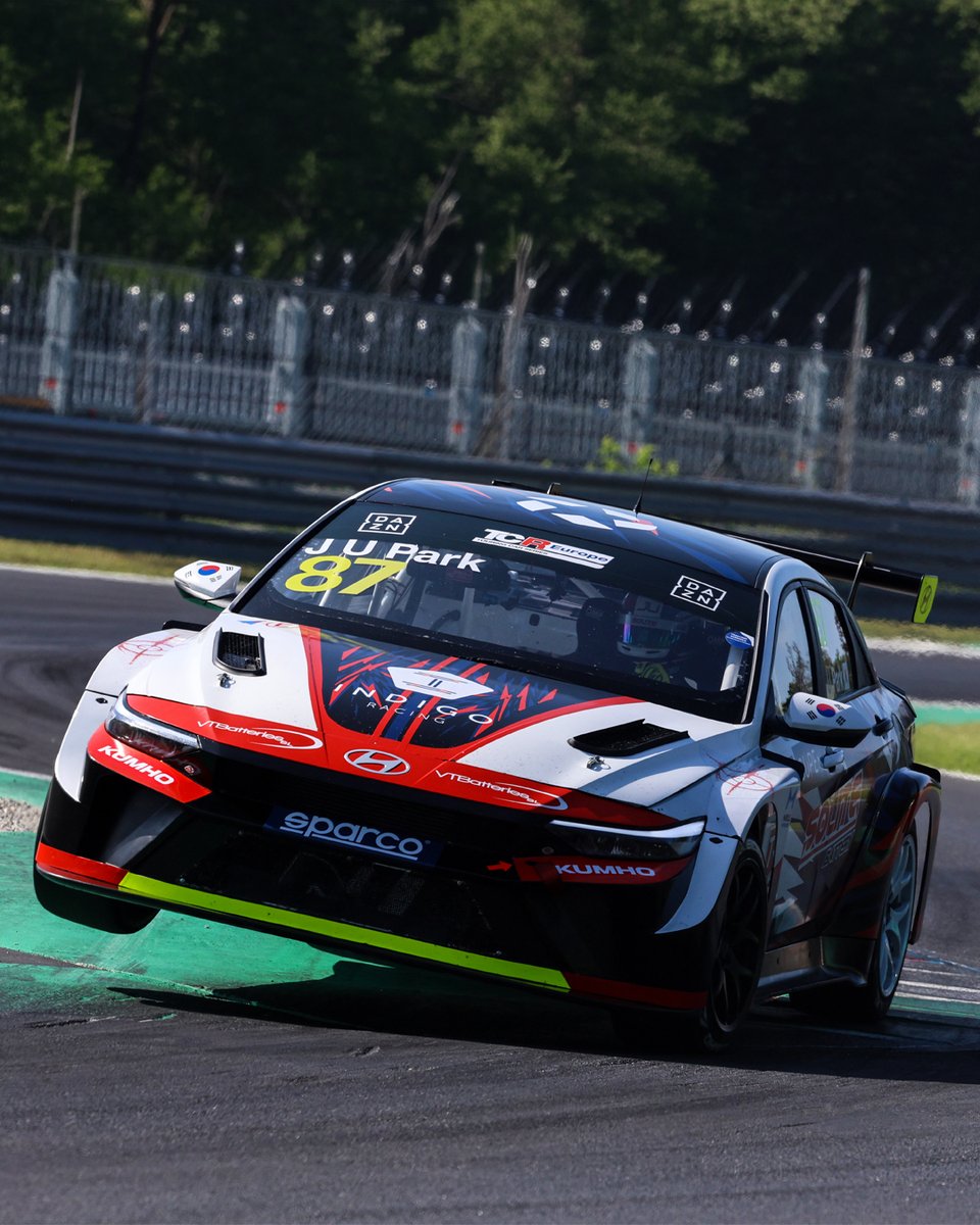 Autodromo_Monza's tweet photo. The Variante della Roggia is lava 🌋

#AutodromoNazionaleMonza #TheTempleOfSpeed #GTOpen https://t.co/Leh6ypNUSh