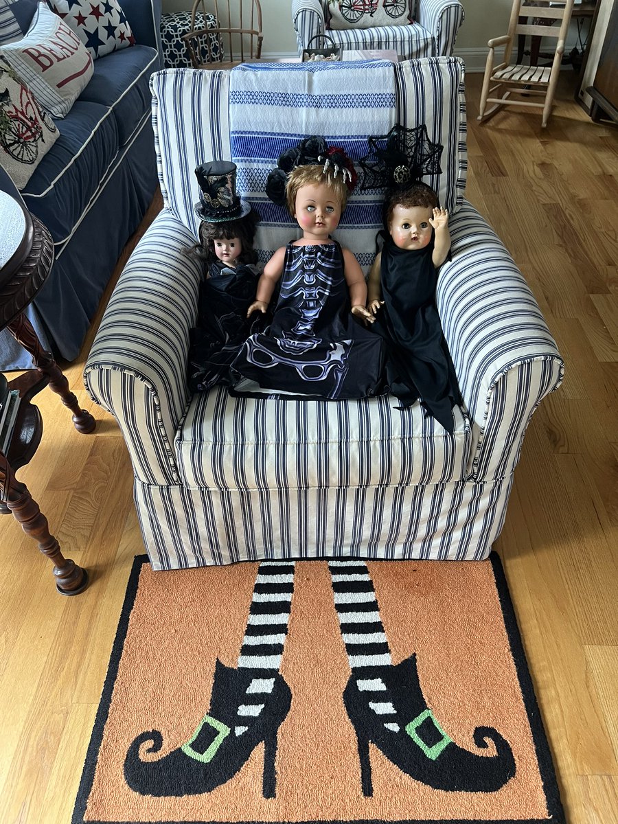 TopcatBrooklyn's tweet photo. Madonna is too into Halloween. I’m now scared to go in our back room. https://t.co/xxMy7MaHrB