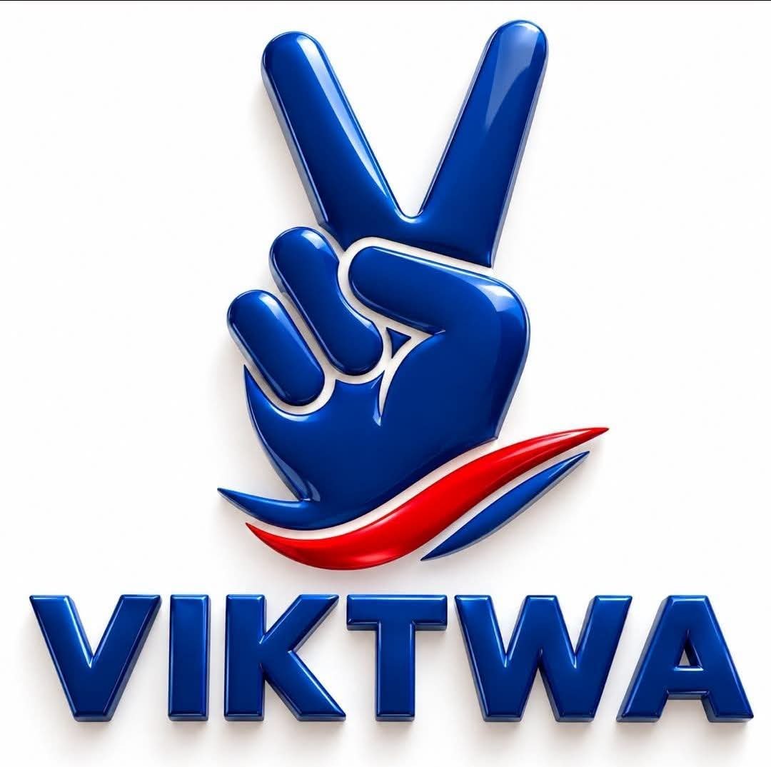 Donsuko's tweet photo. 🇭🇹🔥 VIKTWA! VIKTWA! VIKTWA! 🔥🇭🇹
Grenadye yo bat Trinidad-et-Tobago! ⚽🏆
Ayiti leve tèt li! Lè nou ini, lè nou kwè nan tèt nou, drapo ble ak wouj la ka briye byen lwen. 🇭🇹❤️💙
VIKTWA POU AYITI! 🇭🇹🔥
#GrenadyeAlaso #Viktwa #Haiti https://t.co/Y3GDesBDxc