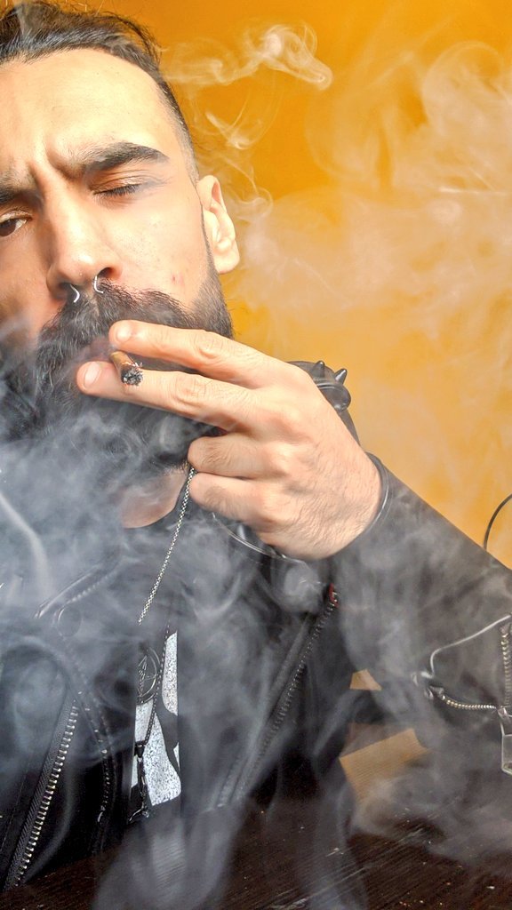JudasKult's tweet photo. $moking your ca$h away .

https://t.co/DtOboyj4Fj 

Telegram - @cashmasterishere

Teams - peido_atomico@hotmail.com 

Now be a good cashfàægt and behave like you're supposed to . 

$ending.

#hypnocore #hypno #cashmaster https://t.co/Vl1fOIX0Tl