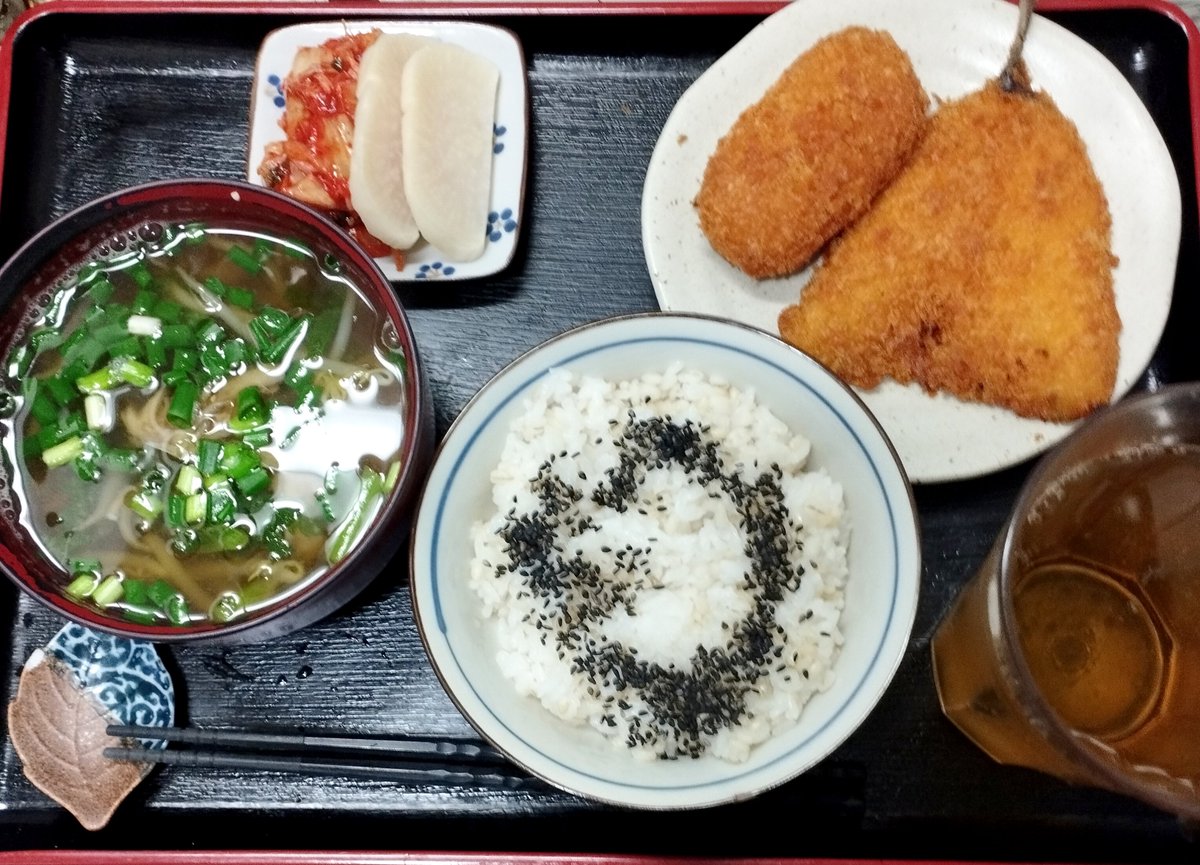 kuuoji's tweet photo. 2026, 9月26日、土曜、昼食、アジフライ

アジフライ他300円、ご飯80円、副菜40円、味噌汁60円、調味料50円

計  530円
ごちそう様でした🙏😋
#おうちご飯
#自炊記録
#食費
#アジフライ https://t.co/HcGJIouun8