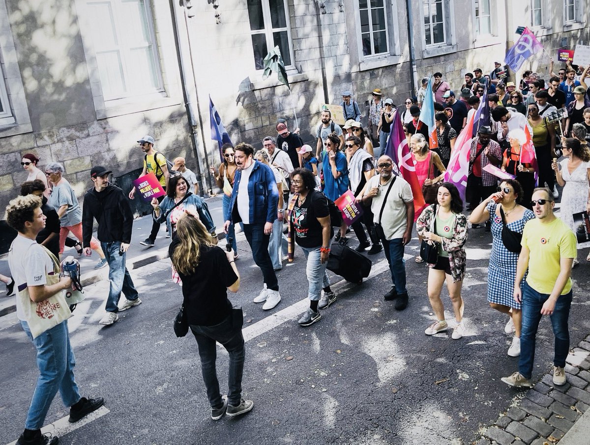 WilliamAucant's tweet photo. Il y a des jours où la colère domine. Aujourd’hui, c’est la joie. 💚
4 200 personnes dans les rues de #Nantes pour le #climat. Et des mobilisations partout en France.
Après tant de promesses trahies et de temps perdu, cette foule rappelle combien nous sommes nombreux·ses dans ce pays à refuser de renoncer.
Et ça fait un bien fou. 🌍✊