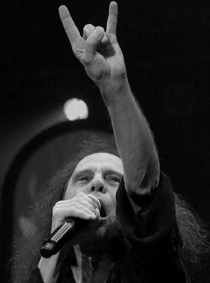 RockNRoLL_85's tweet photo. Does Ronnie James Dio have the most powerful voice in Rock &amp; Roll history? 🤘🏻🤘🏻 https://t.co/V8ianQJt0c