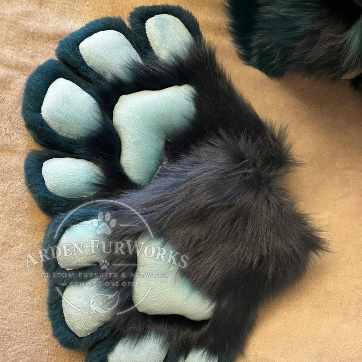 ArdenFurWorks's tweet photo. A fresh set of custom fursuit paws, crafted with soft fur clean details and a bold color combination🐾💙🖤 Another piece coming together✨
.
.
#Fursuit #FursuitPaws #FursuitMaker #CustomFursuit #Furry #Fursona #FursuitCommission #FurryArt #Fursuiter #FursuitLife #FurryCommunity https://t.co/3fLKRNqhCn