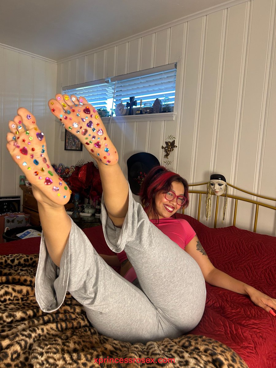 yrprincessrose's tweet photo. Whimsy Maxxing with my Feet ✨ 

Count them all and then kiss them each! https://t.co/TXn0XGMvOD