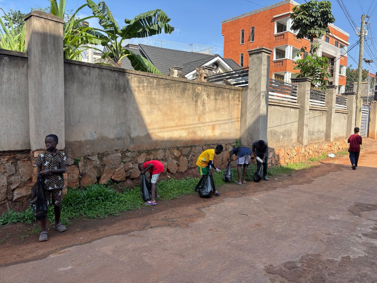 KabojjaSchool's tweet photo. This morning, KIS proudly joined Uganda's National Cleaning Day.

Our learners rolled up their sleeves alongside staff. A hands on lesson in civic duty, environmental stewardship &amp; community responsibility. 

Proud moment for our school community.
#ProudToBeKIS https://t.co/D4uupvlFFa