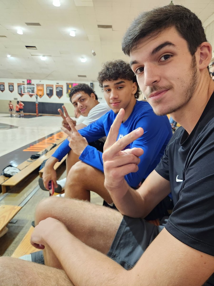 rynetinsley11's tweet photo. @LandonHenn66460 , @CarlosJ1865837 , and @drosadob is starting their recruiting visit with @UPIKEBasketball this morning! @AHSEaglesBBall is down to the last two weeks of our fall schedule. UPIKE, Cumberlands, Lindsey Wilson, Brescia, and SIC has seen us! Who will be next?! https://t.co/wD5u9lDNfn