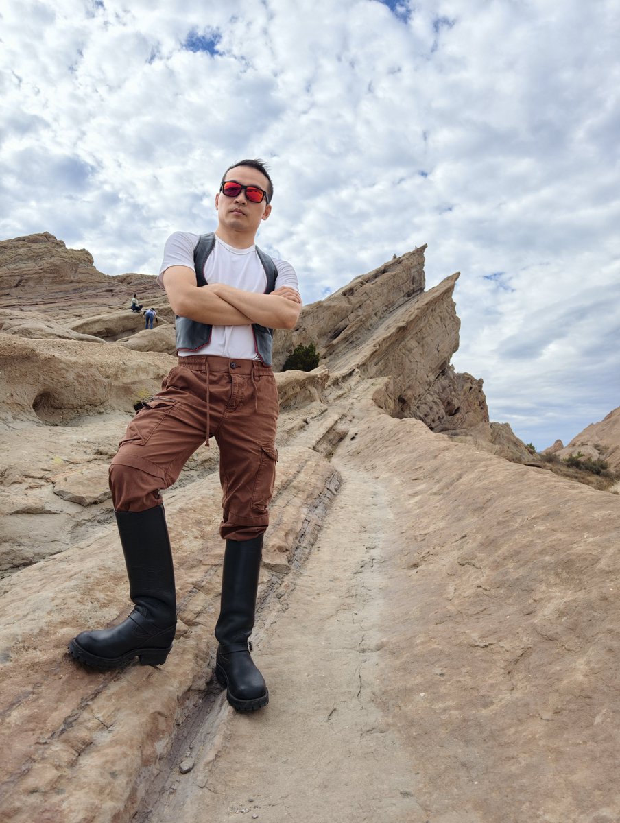 bootedray's tweet photo. Hiking in leather boots with My slave @collareddavid . Such a beautiful scene. 
#gayleather #gayleatherboots #gayleathermaster #gear365 https://t.co/YuGpRLjtJY