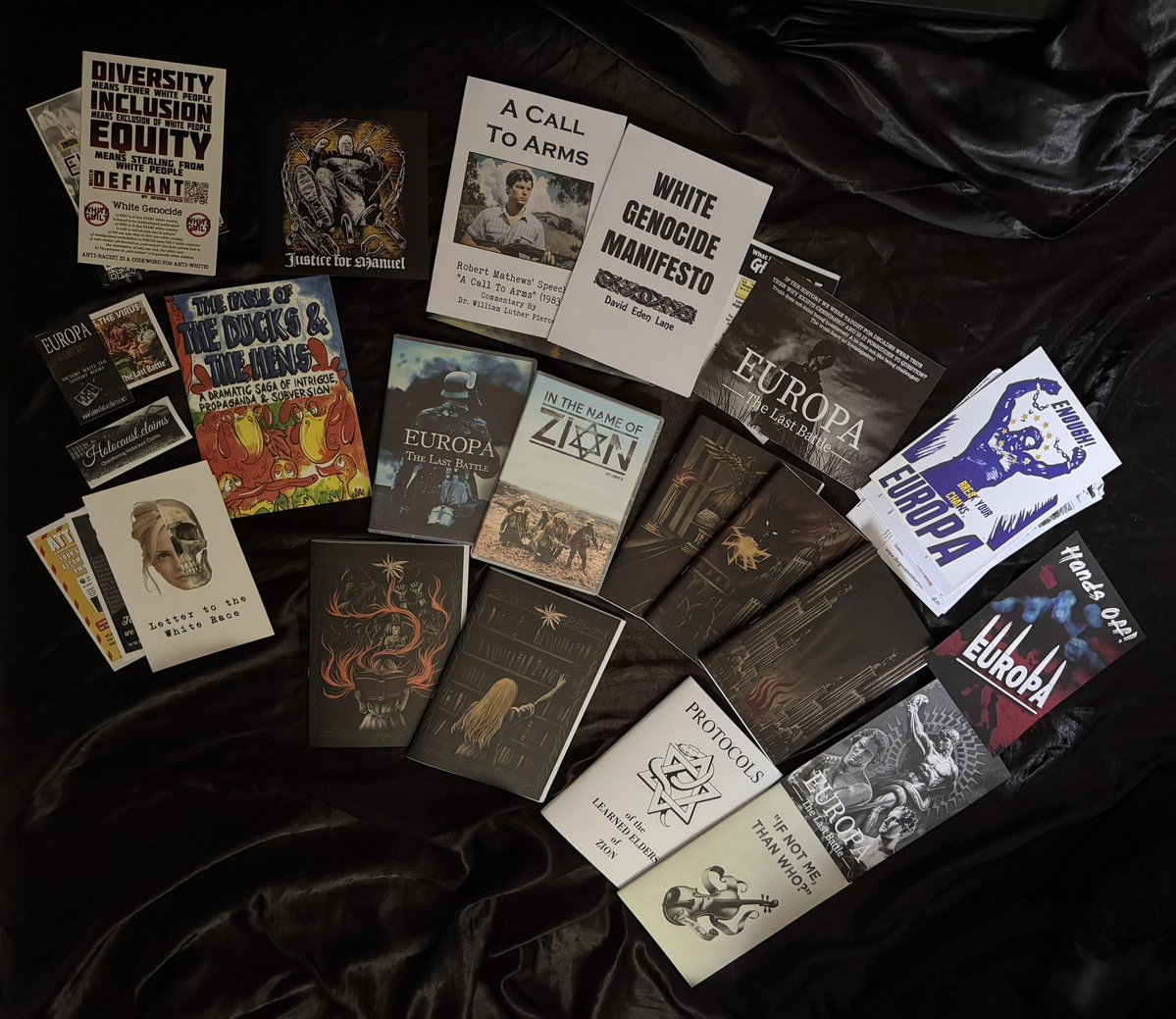 seraphbyte's tweet photo. Bought a copy of Europa on ebay from some German seller and it came with 6 million flyers and zines. https://t.co/0zTFFCn1qo