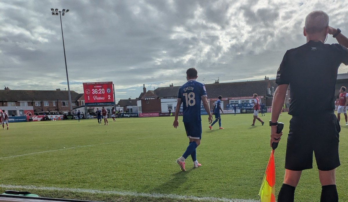 Shulse14's tweet photo. #efl League Two.
Fleetwood Town 1 Rochdale 2.
Rochdales defence superbly marshalled by Aden Flint earns them 3 points after their fast start to the game. #rochdaleafc https://t.co/xXnjLkqUsM
