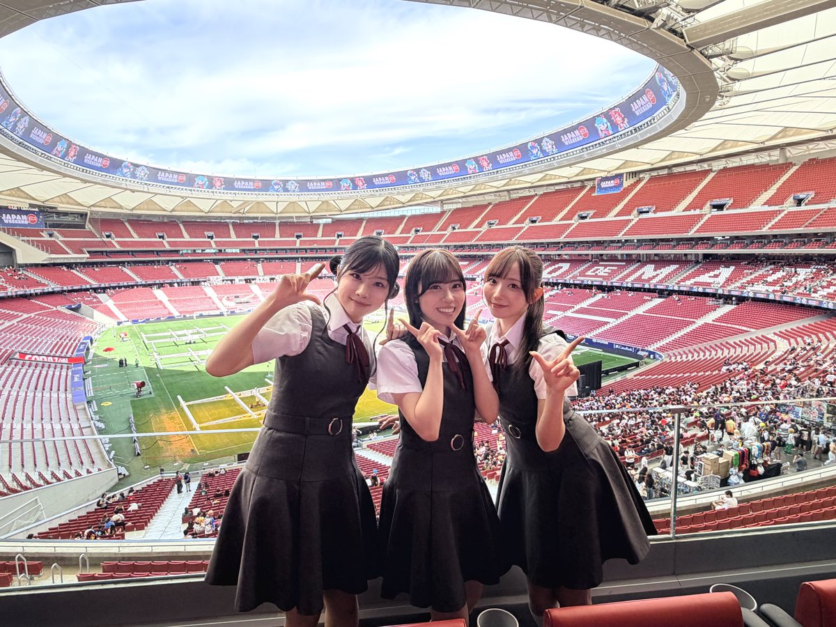 Liella_PLSP's tweet photo. 💫「Japan Weekend Madrid」💫

スペイン・マドリード
📍Riyadh Air METROPOLITANO　にて開催されている、
#JapanWeekendMadrid に

ラブライブ！スーパースター!!
#Liella! から
🌟澁谷かのん役 / 伊達さゆり
🌟嵐 千砂都役 / 岬 なこ
🌟葉月 恋役 / 青山なぎさ
が出演させていただきました🎶

ご参加いただいた皆様、ありがとうございました💕
明日のお渡し会でもお会いしましょう✨

#lovelive