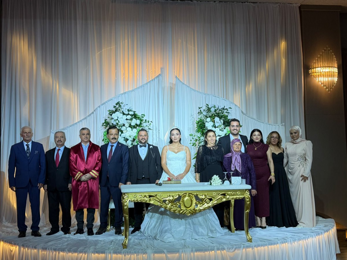 007ahmetaydin's tweet photo. Betül ve Abidin’e, bir ömür boyu sağlık, huzur, mutluluk ve bereket diliyorum.

Rabbim, kurdukları yuvayı sevgi ve muhabbetle daim eylesin; mutluluklarını ömürleri boyunca artırsın. https://t.co/d62zqtpG1N