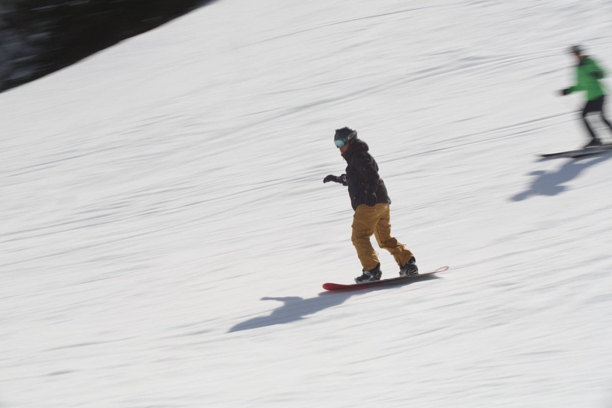 chillygorillauk's tweet photo. Race ya?

#ChillyGorilla #MoreThanTheWeather #Snowboarding #Snow https://t.co/6j66hqRSmO