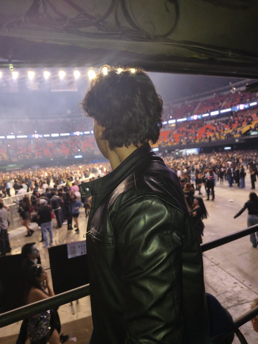 Aaron_balderas1's tweet photo. No saben lo increíble que fue el concierto https://t.co/ZKA9xkvgaI