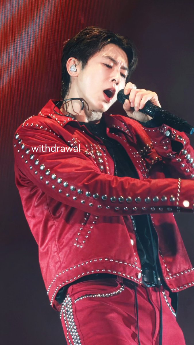 Withdrawal_t's tweet photo. my fav still goes to city lights 😍😍😋 😋
260926 HongKong Uknow solo con project 26 scene 1
#ユンホ #Uknow #TVXQ #東方神起 #동방신기 #YUNHO #project_26 #솔로 https://t.co/duZXmxPSa3
