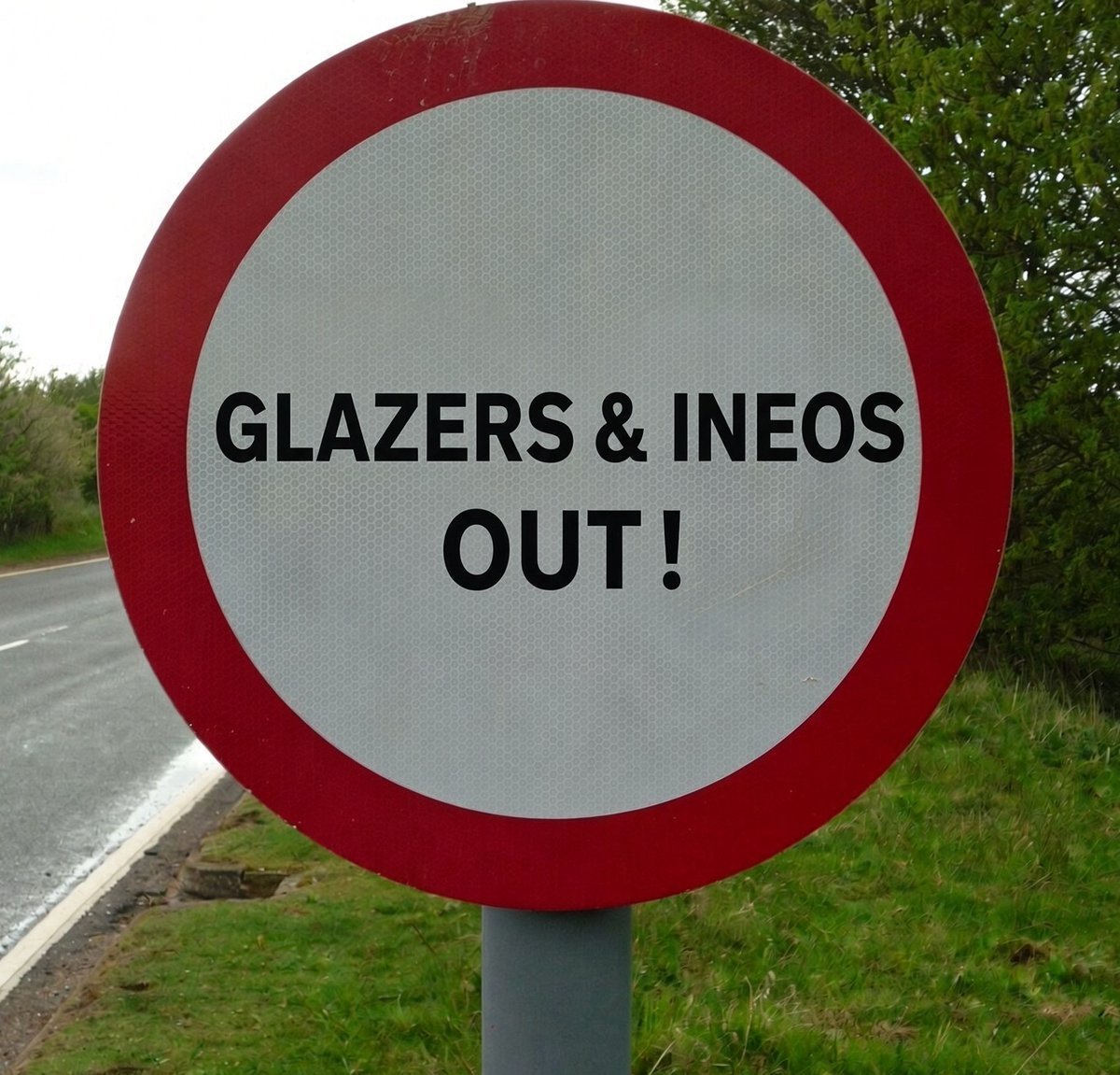 dezizuoo's tweet photo. We need the leeches out of our club 
#BoycottUnited 
#GlazersAndIneosOut https://t.co/boKpgqyzdw