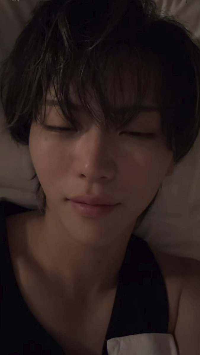 00_ur0's tweet photo. 眠そうな圭吾くんがとにかく可愛すぎる https://t.co/YzrHX41h7c