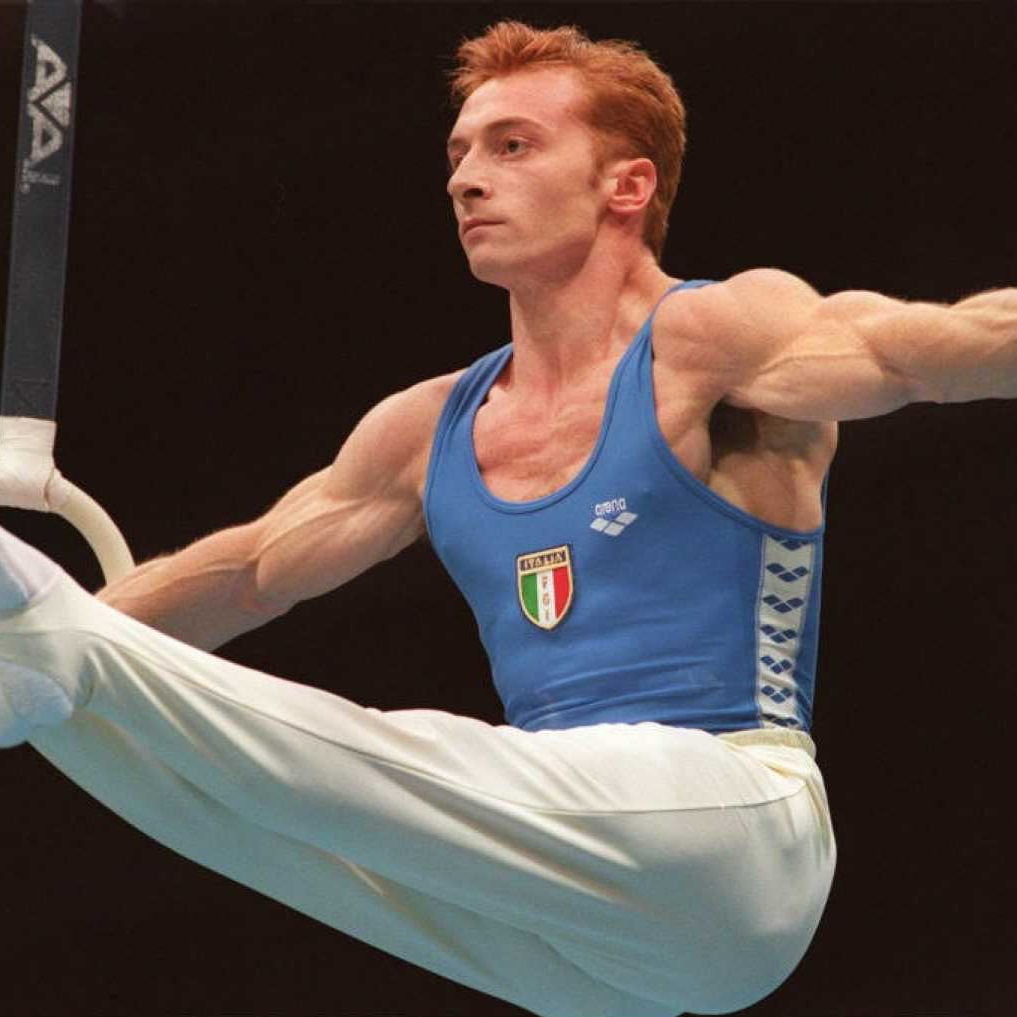 ProfessorChaos9's tweet photo. Maybe soy un dinosaurio pero pensé que habíamos llegado a un acuerdo universal en que la gimnasia es de machisimo y la calistenia es lo que le recomendas a un amigo con fiebre en el recto. https://t.co/EYdbMakcQg