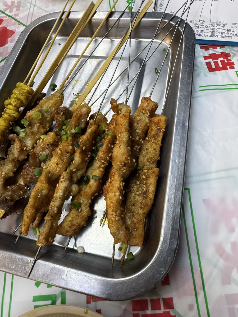 OrientSavior's tweet photo. @Dreamland1566 @aidiannb @miren_41319 那确实，现在街上的烧烤确实越来越好吃了，烧烤的繁荣只是假象，长胖确实是必然的。社会还是相当稳定的，半夜路边摊喝酒吃串安全得很，你说不公平，学历低的进厂中介生意好得很一个月也能有个五六千，你说公平公正国外就公平公正了？那些参议员亲戚朋友就没有搞关系挣钱上位的？心态要好一点 https://t.co/tHoZYbIfGp
